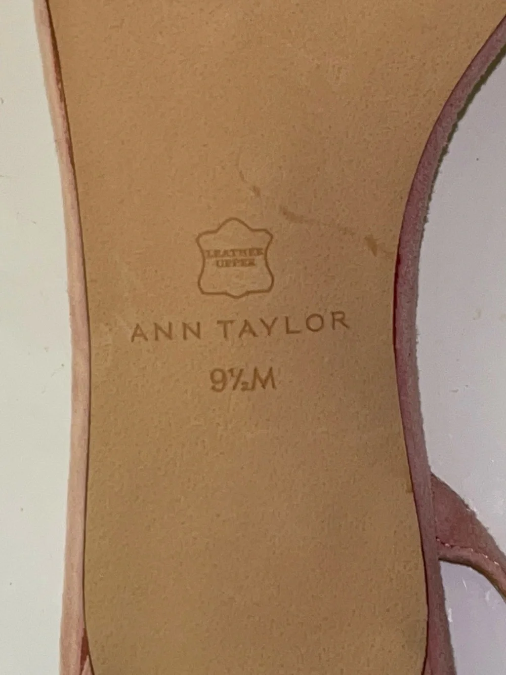 Ann Taylor blush pink suede scalloped slingback kitten heel shoes Size 9.5